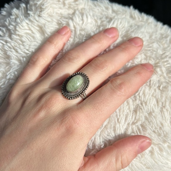 Vintage Silver Ring - Picture 9 of 16